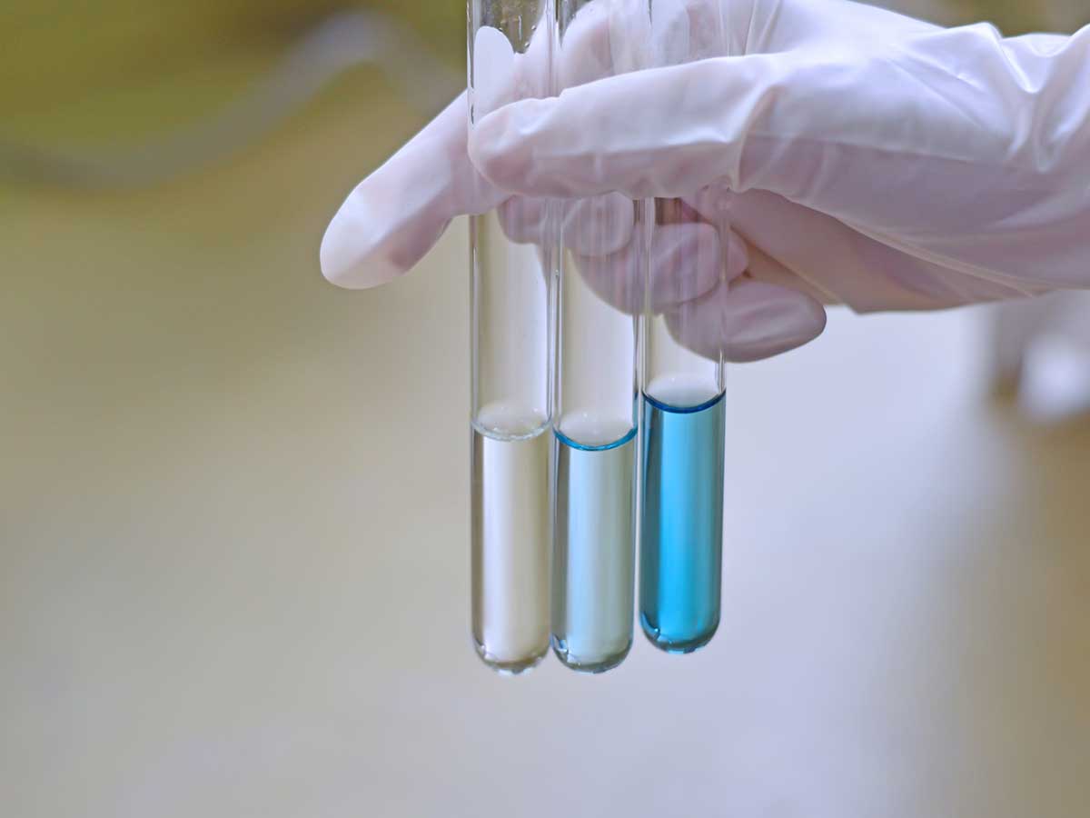 Appositi-flaconi-con-gocciolatore Appositi-flaconi-con-gocciolatore